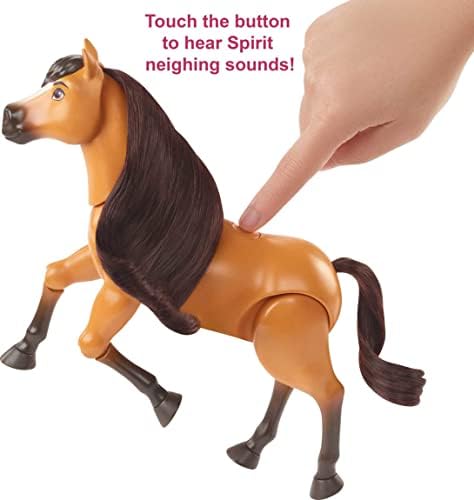 Mattel Spirit Неукротимая кон Forever Free Spirit (8 инча) с функция за реалистична пеша, Ржанием, дълги косми от гриви и Опашката, четка, тюком сено и аксесоари за закуски Apple